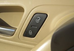 2014 Volkswagen CC - Image 37