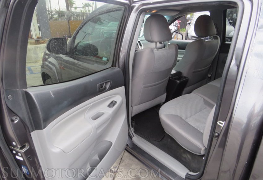 2015 Toyota Tacoma - Image 24