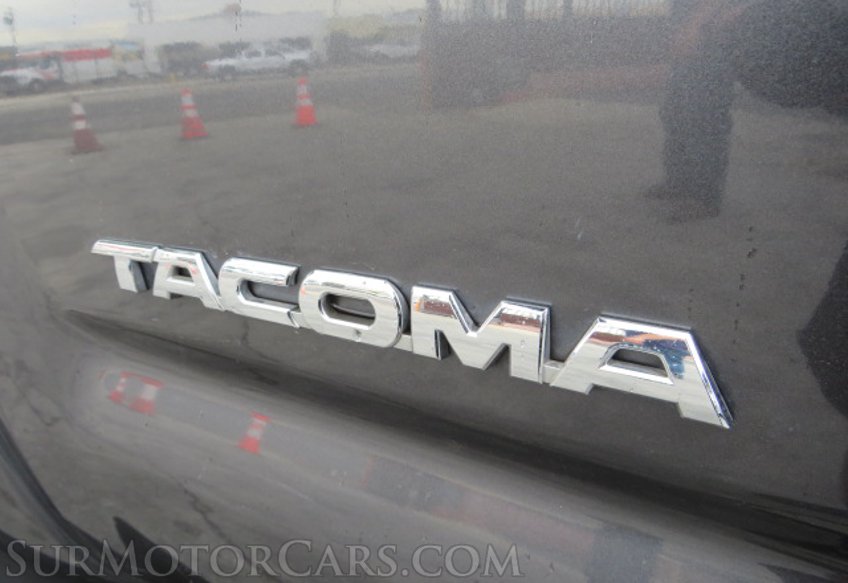 2015 Toyota Tacoma - Image 17