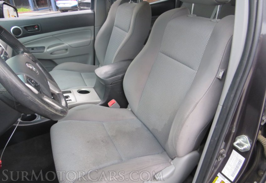 2015 Toyota Tacoma - Image 28