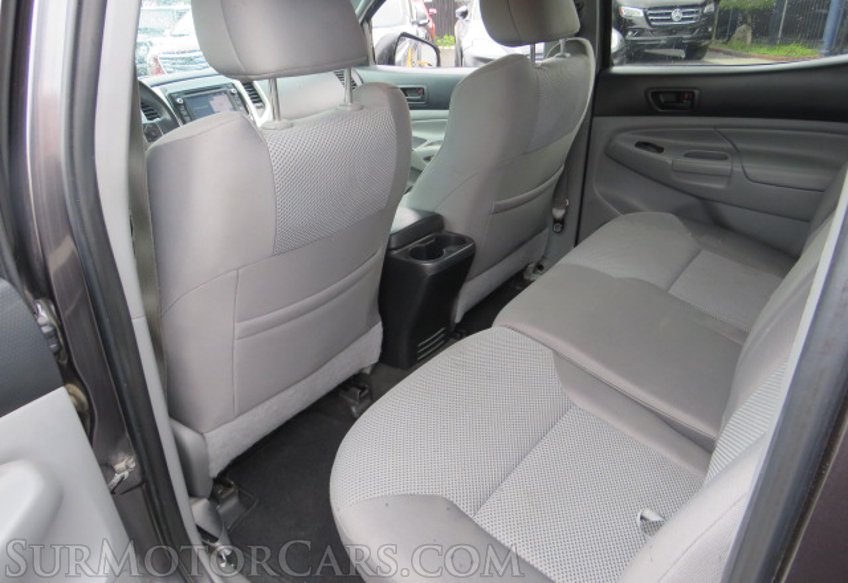 2015 Toyota Tacoma - Image 30