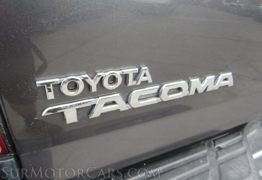 2015 Toyota Tacoma - Image 15