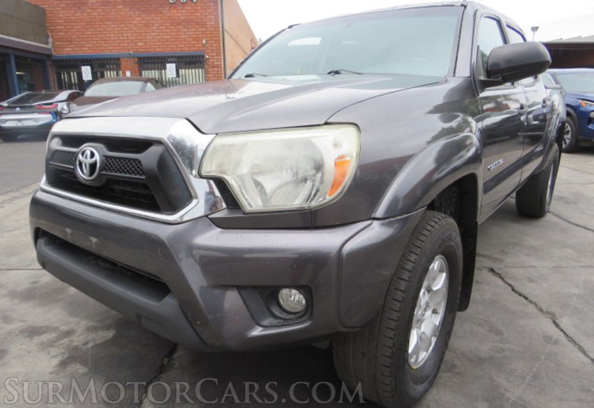 2015 Toyota Tacoma - Image 12
