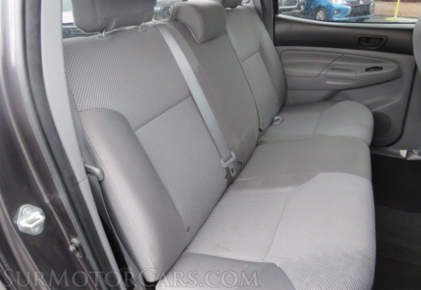 2015 Toyota Tacoma - Image 33