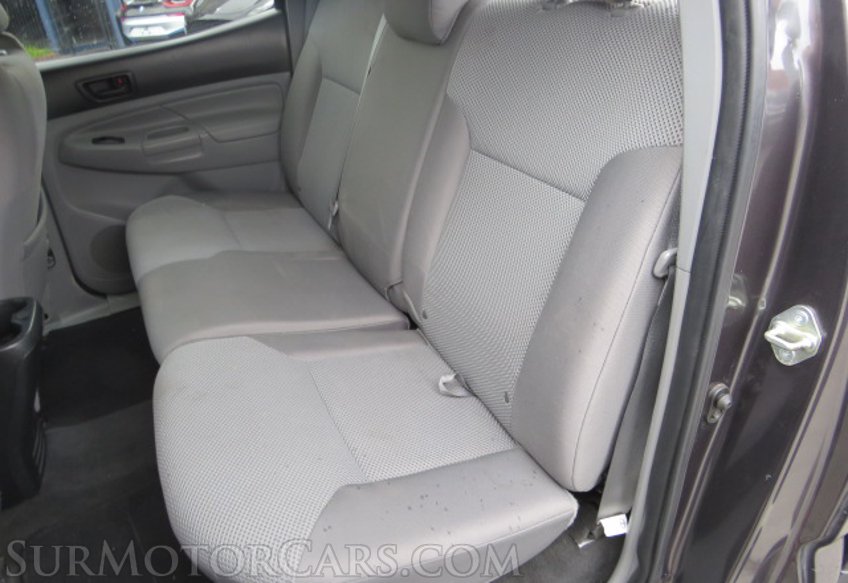 2015 Toyota Tacoma - Image 32