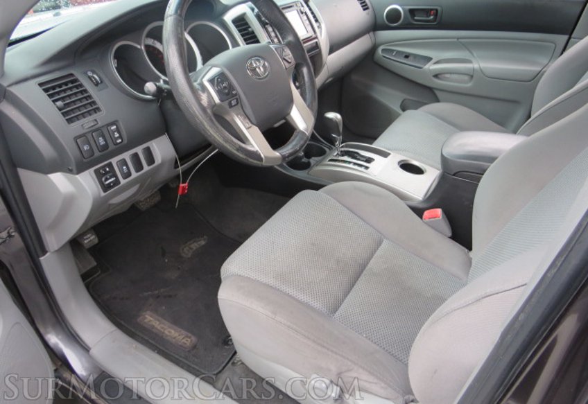 2015 Toyota Tacoma - Image 26