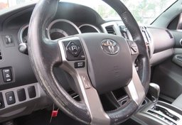 2015 Toyota Tacoma - Image 44