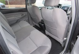 2015 Toyota Tacoma - Image 31