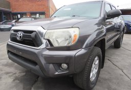 2015 Toyota Tacoma - Image 12