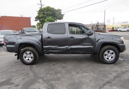 2015 Toyota Tacoma - Image 6
