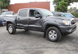 2015 Toyota Tacoma - Image 4