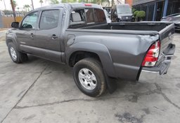 2015 Toyota Tacoma - Image 7