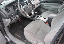 2015 Toyota Tacoma - Image 26