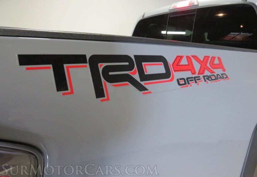 2020 Toyota Tacoma - Image 13