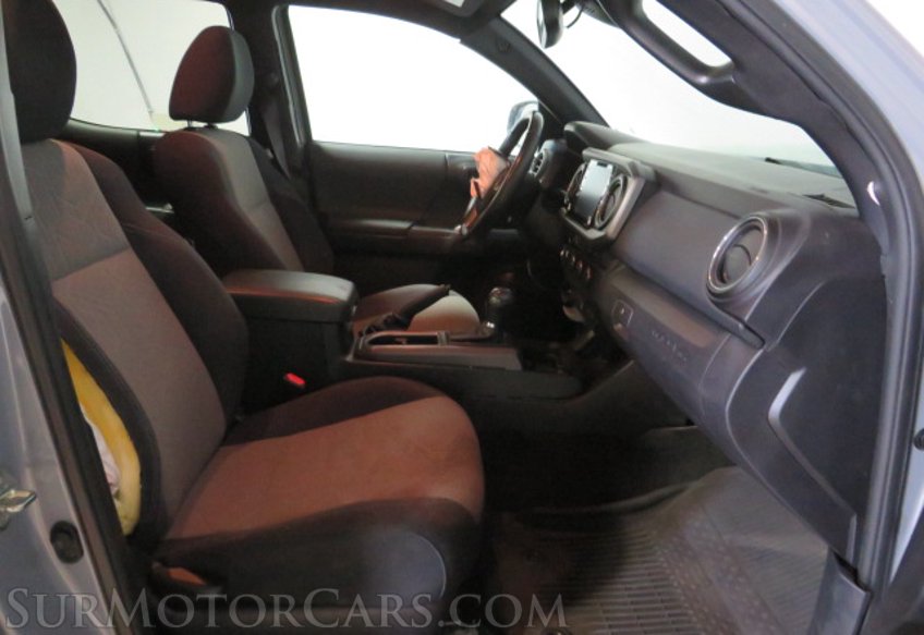 2020 Toyota Tacoma - Image 26