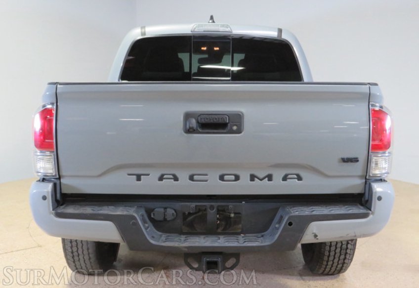 2020 Toyota Tacoma - Image 12