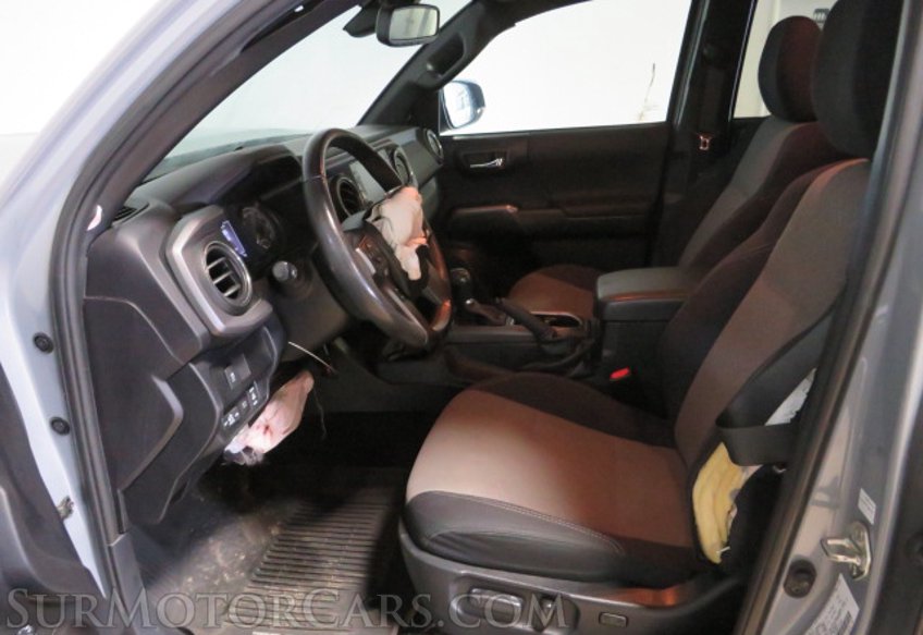 2020 Toyota Tacoma - Image 25