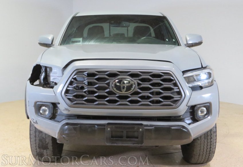 2020 Toyota Tacoma - Image 11