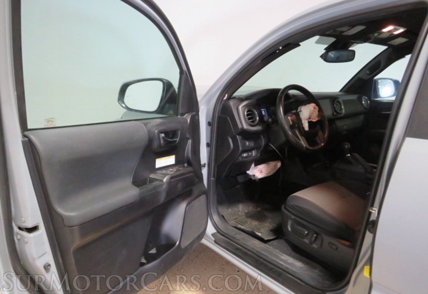 2020 Toyota Tacoma - Image 21