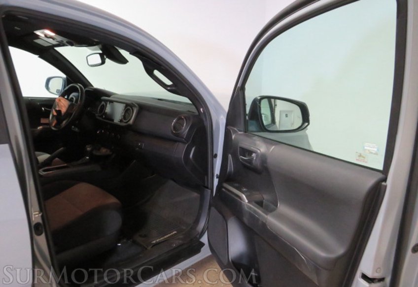 2020 Toyota Tacoma - Image 22