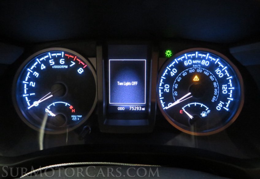 2020 Toyota Tacoma - Image 34