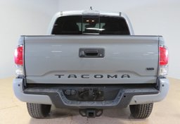 2020 Toyota Tacoma - Image 12