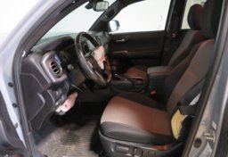 2020 Toyota Tacoma - Image 25