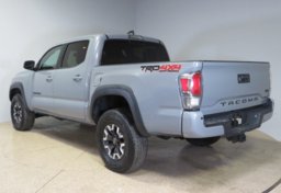 2020 Toyota Tacoma - Image 9