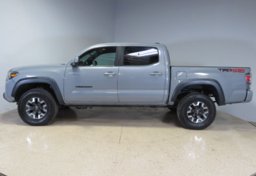 2020 Toyota Tacoma - Image 5