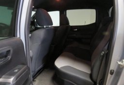 2020 Toyota Tacoma - Image 29