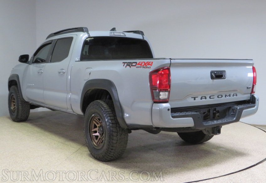 2018 Toyota Tacoma - Image 9