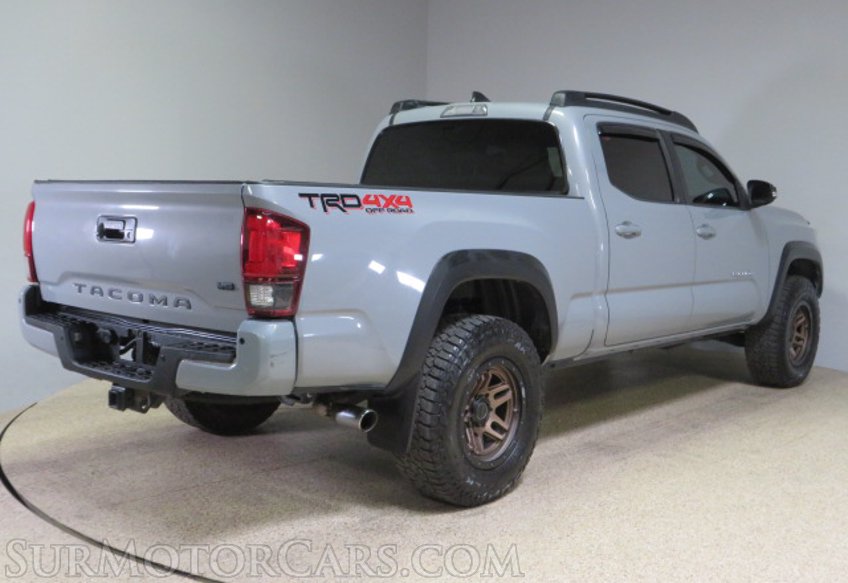 2018 Toyota Tacoma - Image 10