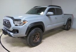 2018 Toyota Tacoma - Image 2