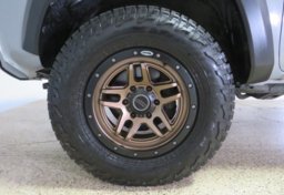 2018 Toyota Tacoma - Image 19