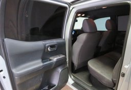 2018 Toyota Tacoma - Image 22