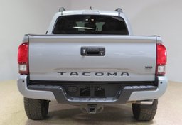2018 Toyota Tacoma - Image 12