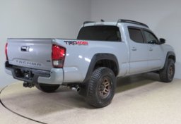 2018 Toyota Tacoma - Image 10