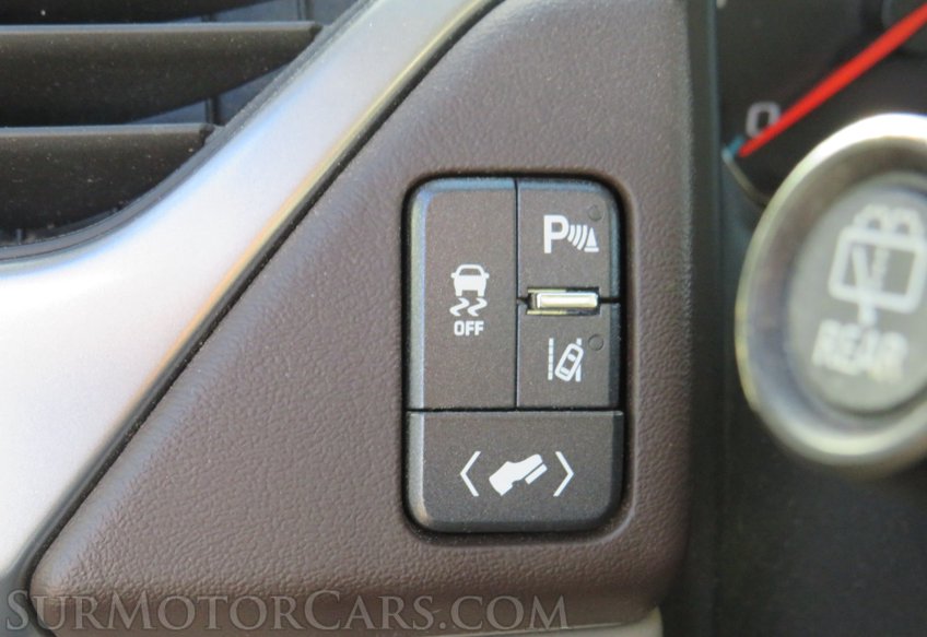 2015 Chevrolet Suburban - Image 45