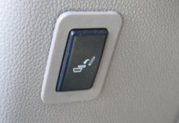 2015 Chevrolet Suburban - Image 59