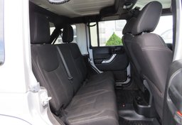 2017 Jeep Wrangler Unlimited - Image 30