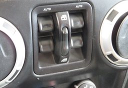 2017 Jeep Wrangler Unlimited - Image 38