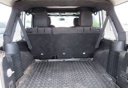 2017 Jeep Wrangler Unlimited - Image 32