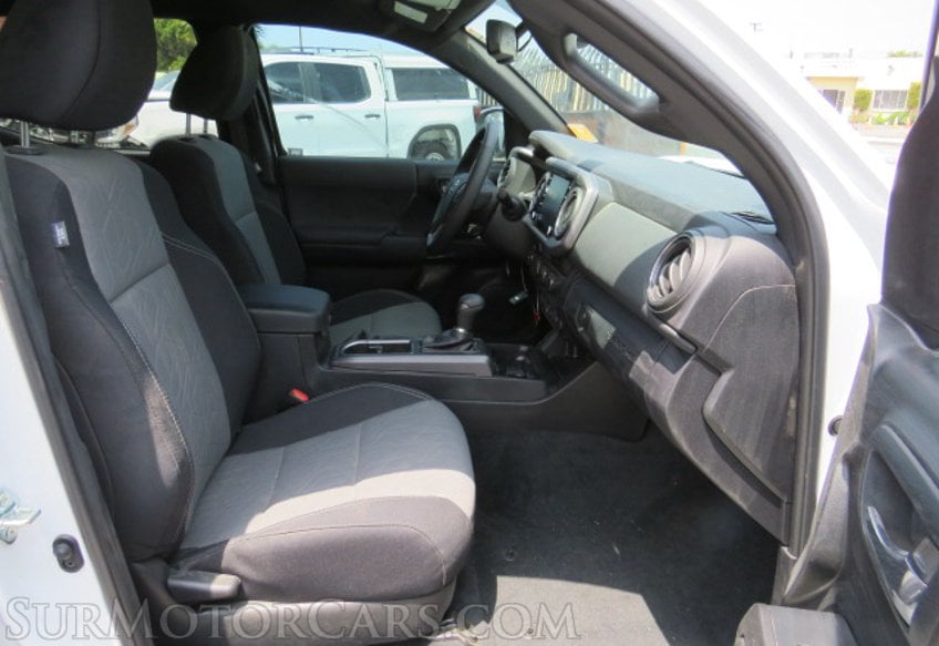 2022 Toyota Tacoma - Image 28