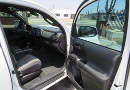 2022 Toyota Tacoma - Image 24