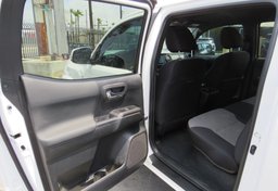 2022 Toyota Tacoma - Image 25