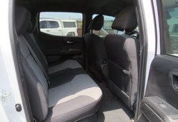 2022 Toyota Tacoma - Image 34