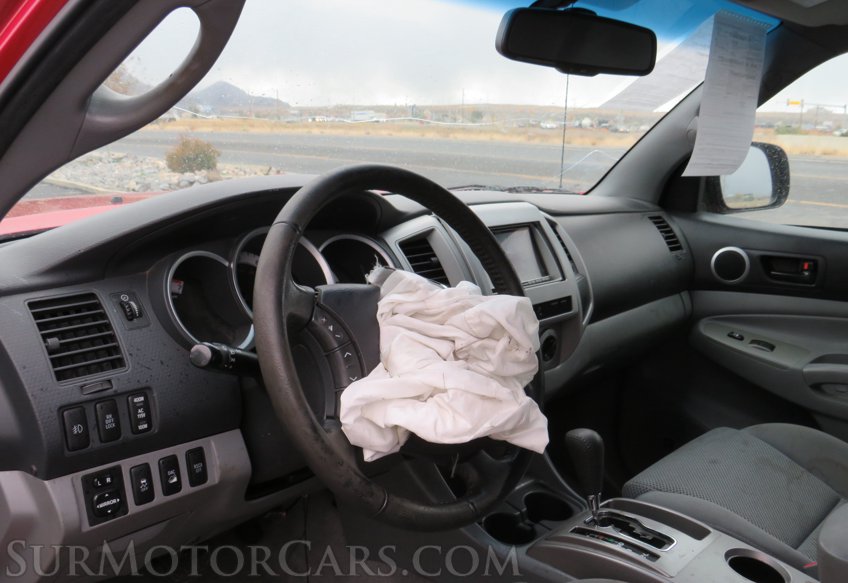 2011 Toyota Tacoma - Image 25