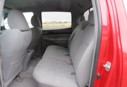 2011 Toyota Tacoma - Image 32