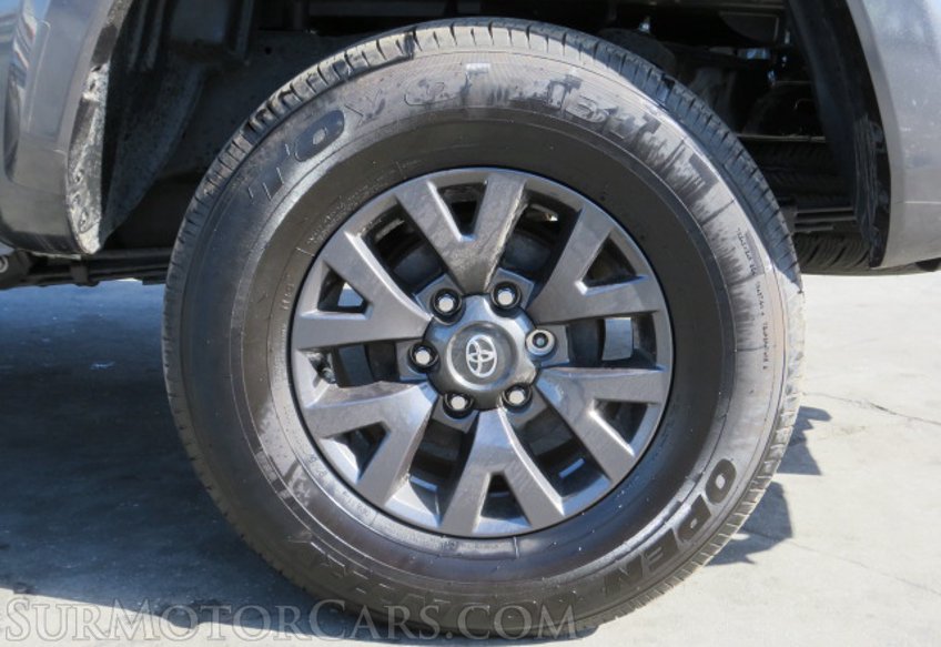 2021 Toyota Tacoma - Image 12