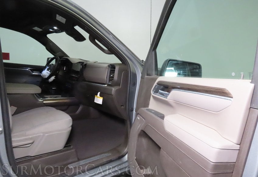 2025 Chevrolet Silverado 1500 4x4 RST - Image 25